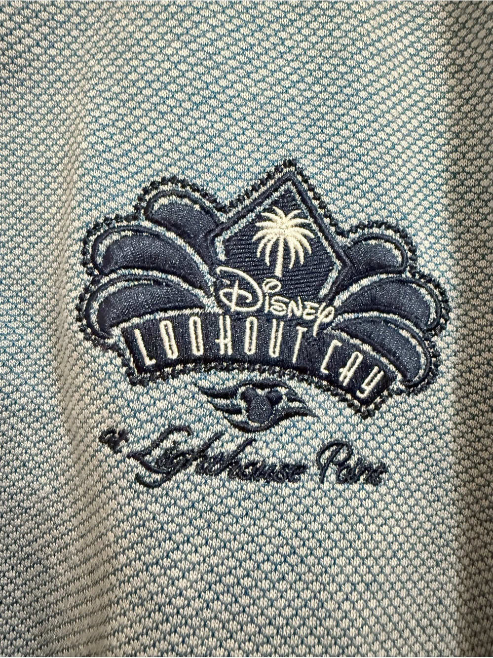 Disney Lookout Cay Quarter-Zip Pullover with Embroidered Crest NWT medium - Picture 2 of 6